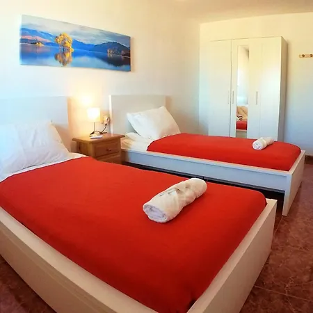 Apartment Stunning Sea View 2-bedroom Near