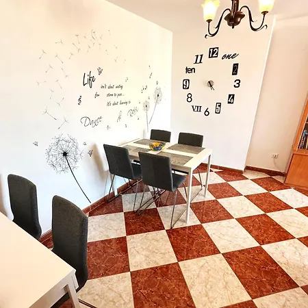 Stunning Sea View 2-bedroom Near Apartamento