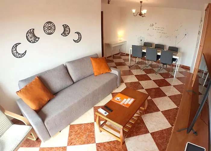 Stunning Sea View 2-bedroom Near Lejlighed Fuengirola