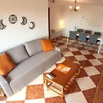 Stunning Sea View 2-bedroom Near アパート フエンヒロラ