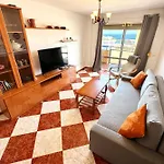 Stunning Sea View 2-bedroom Near アパート