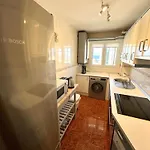 Stunning Sea View 2-bedroom Near フエンヒロラ