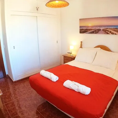 Stunning Sea View 2-bedroom Near アパート フエンヒロラ