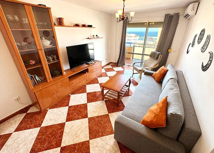 Stunning Sea View 2-bedroom Near Apartment