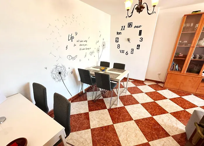 Stunning Sea View 2-bedroom Near Apartment